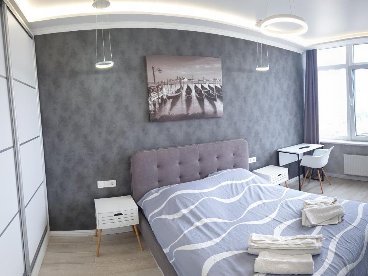 Apartment Sky 24 Floor In Centre 오데사 외부 사진