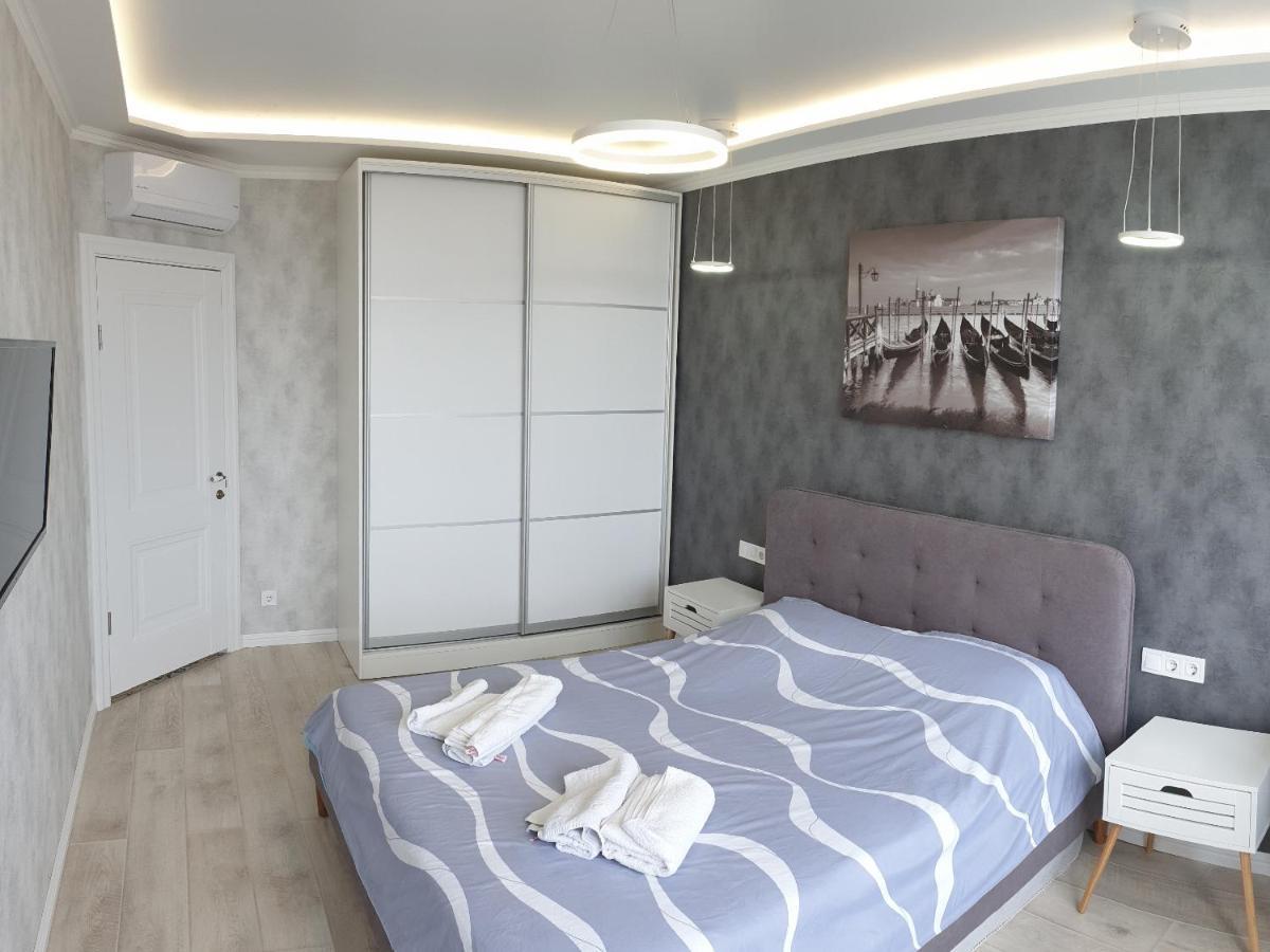 Apartment Sky 24 Floor In Centre 오데사 외부 사진